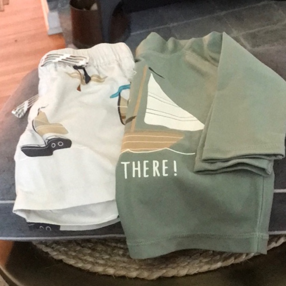 NIKE 24 BOY MONTH 2 PIECE & CARTERS 18 MONTH 2 PIECE TOTAL OF 4 PIECES POLYESTER